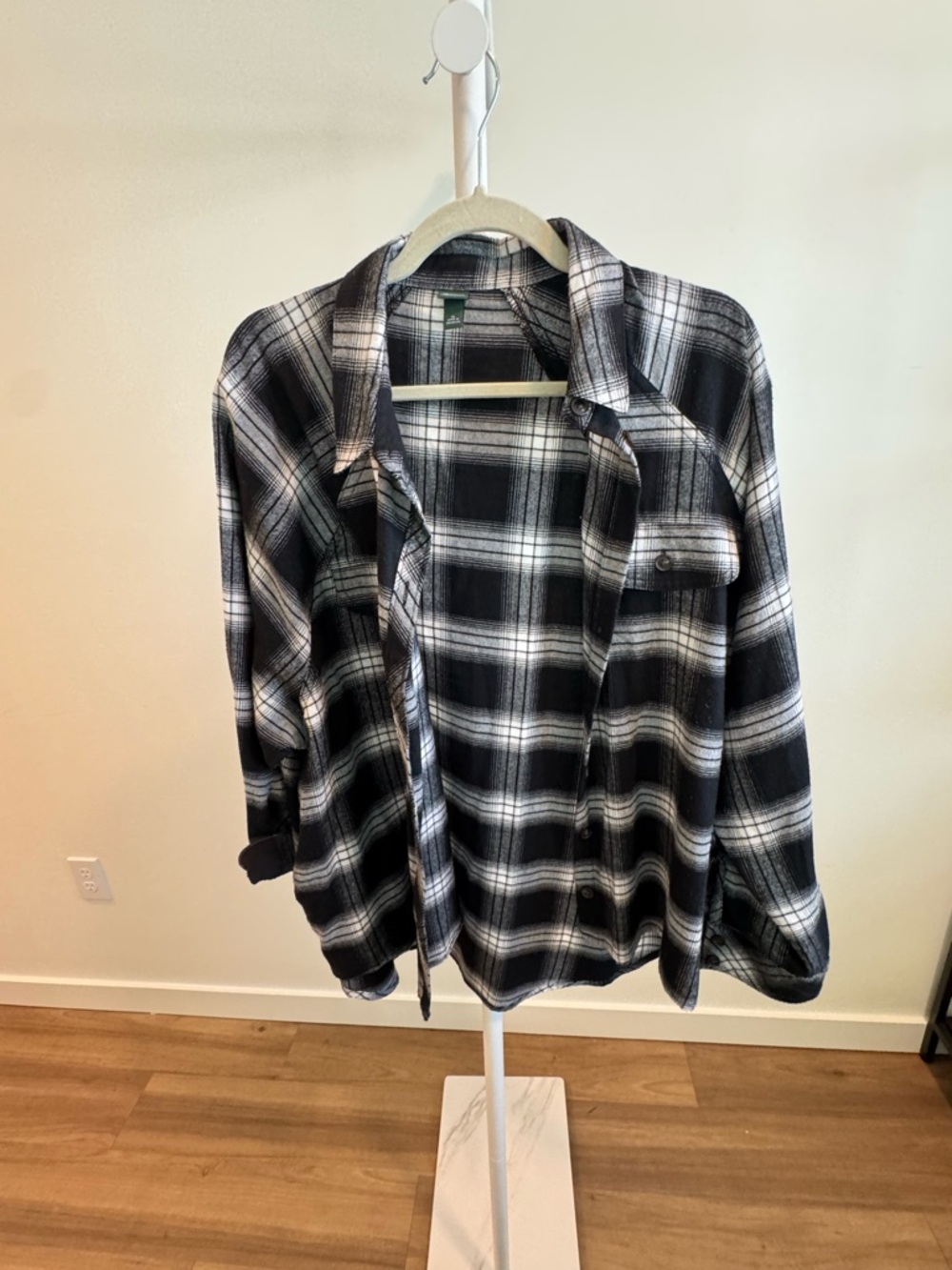 Wild Fable Flannel Black & White Plaid Button-Up Shirt size XL